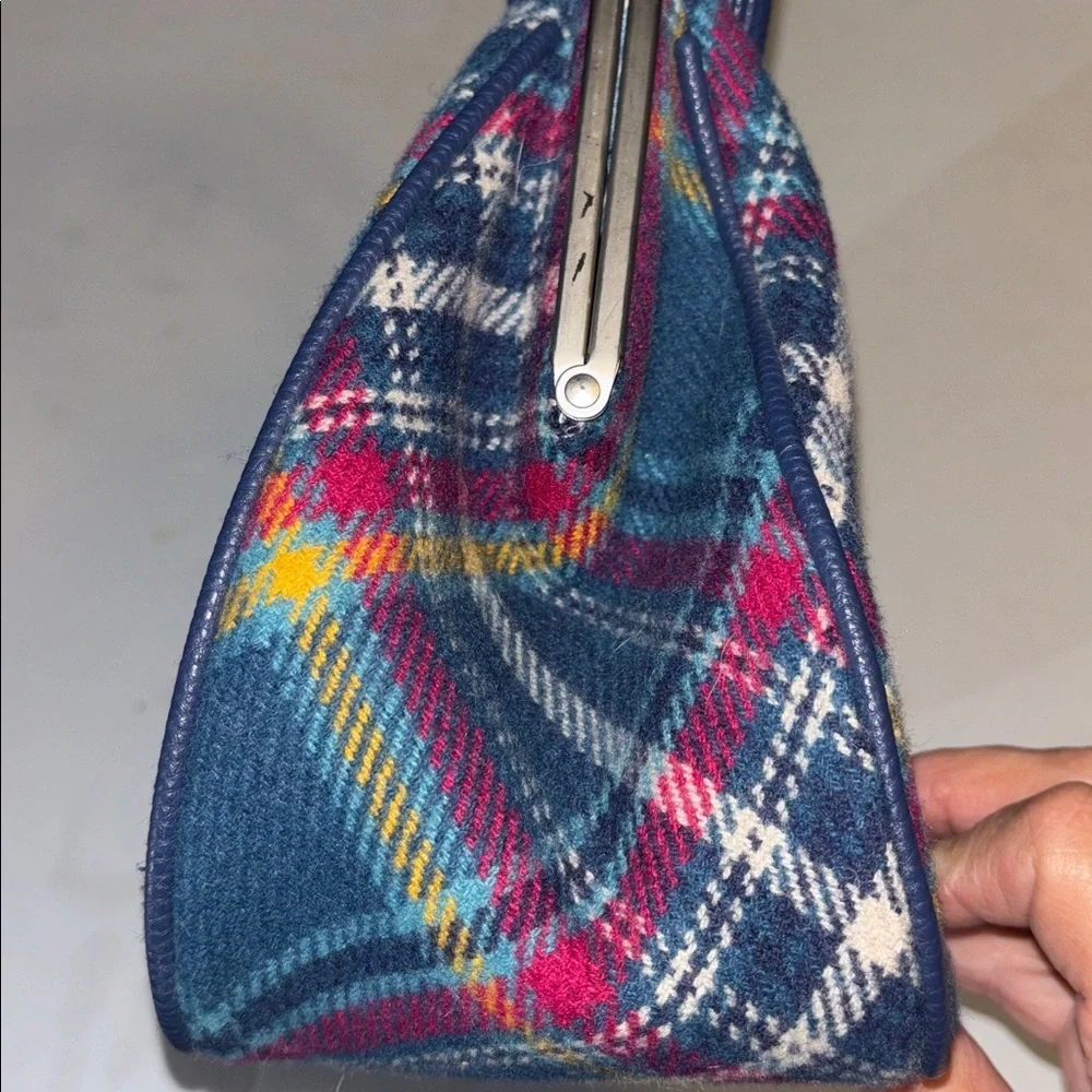 NESS BRAND..STRAIGHT FROM EDINBURGH SCOTLAND..TEAL PLAID WOOL TARTAN HAND BAG